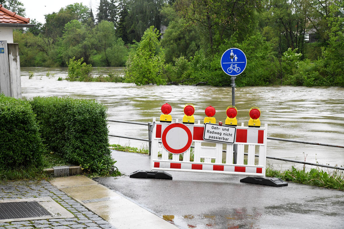 aufraeumen-nach-dem-hochwasser