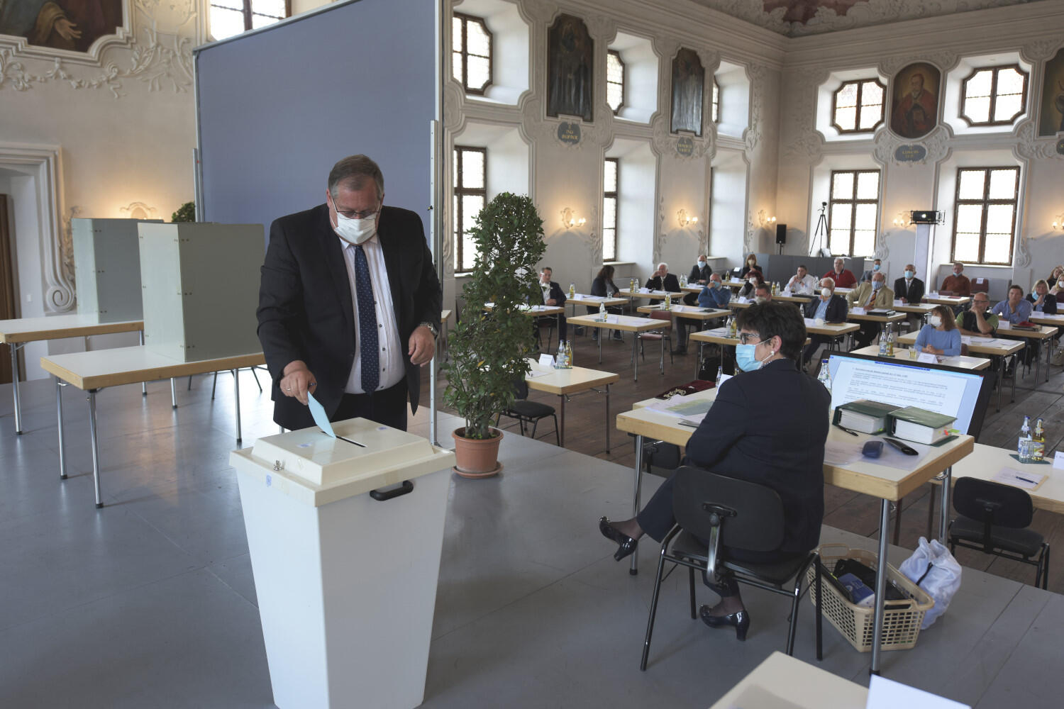 Bilder & Film Zur Konstituierenden Stadtratssitzung - Stadt Neuburg An ...